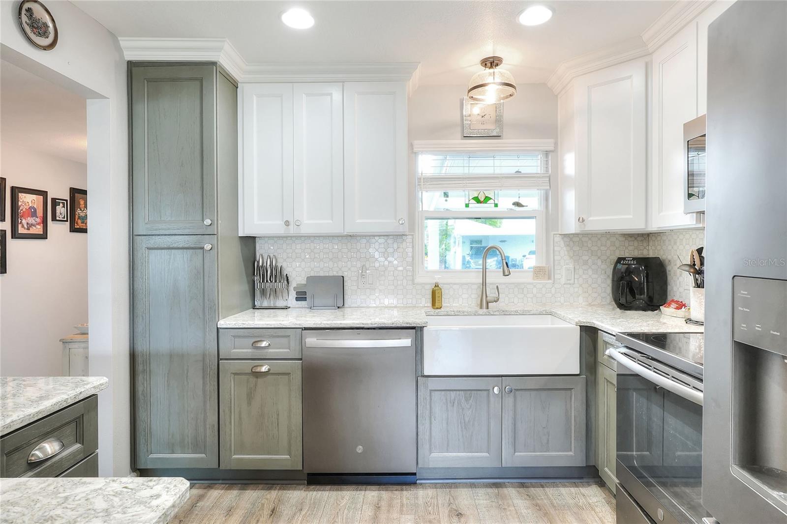 Image 6 of 31 For 3515 Amity Avenue 3515