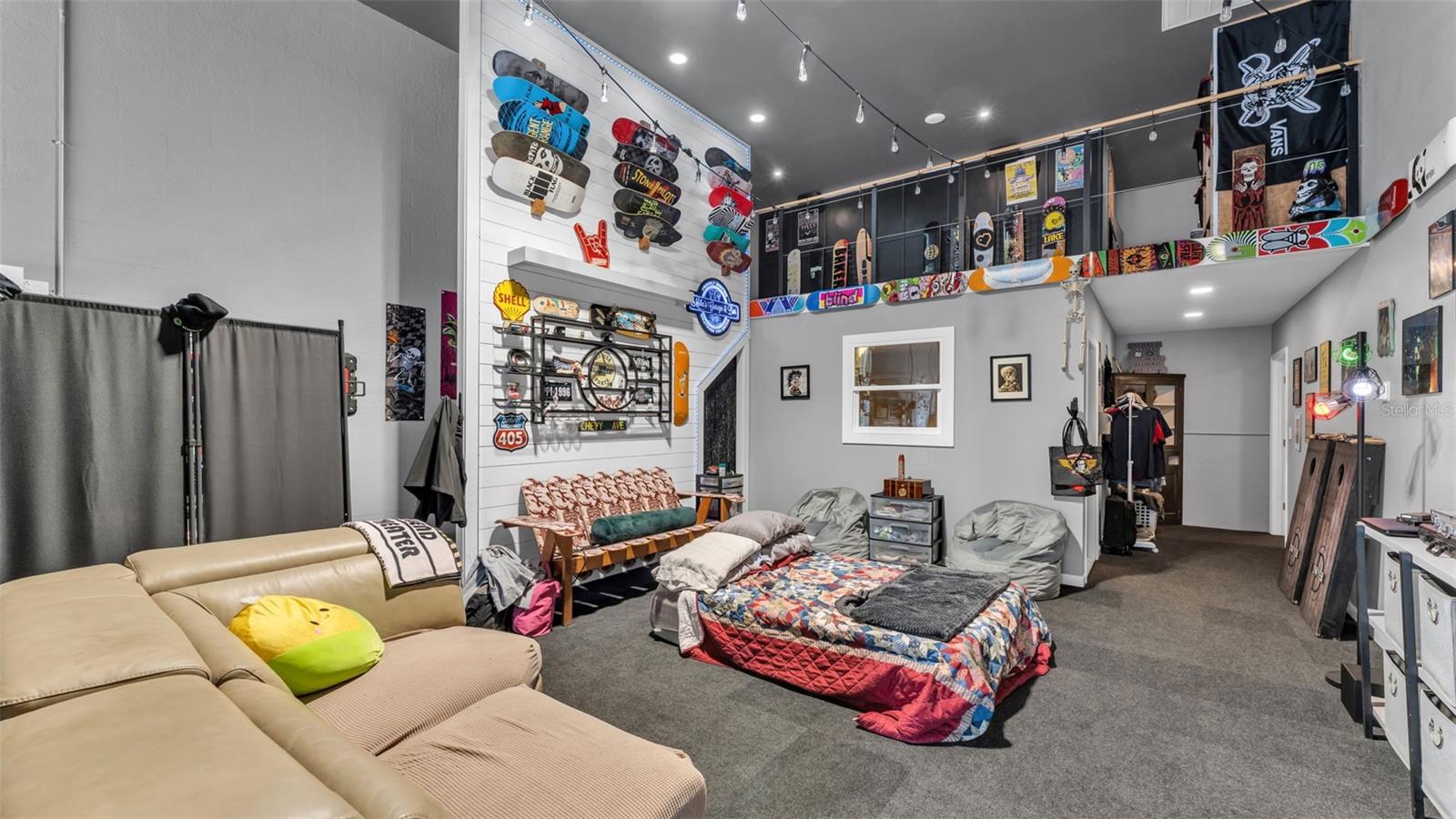 Image 14 of 32 For 208 Howard Street