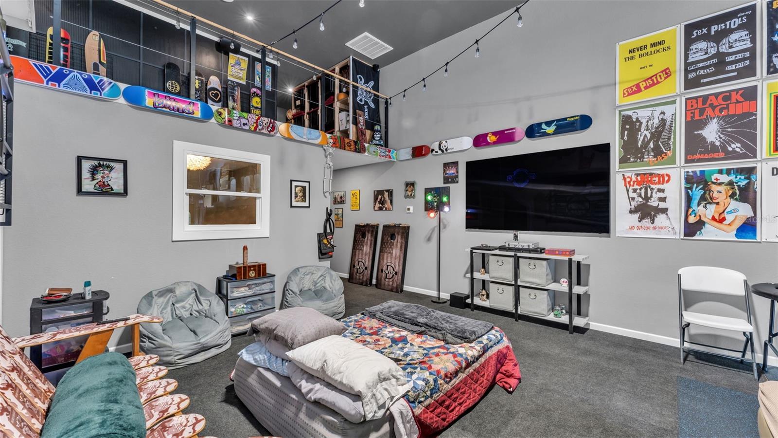 Image 15 of 32 For 208 Howard Street