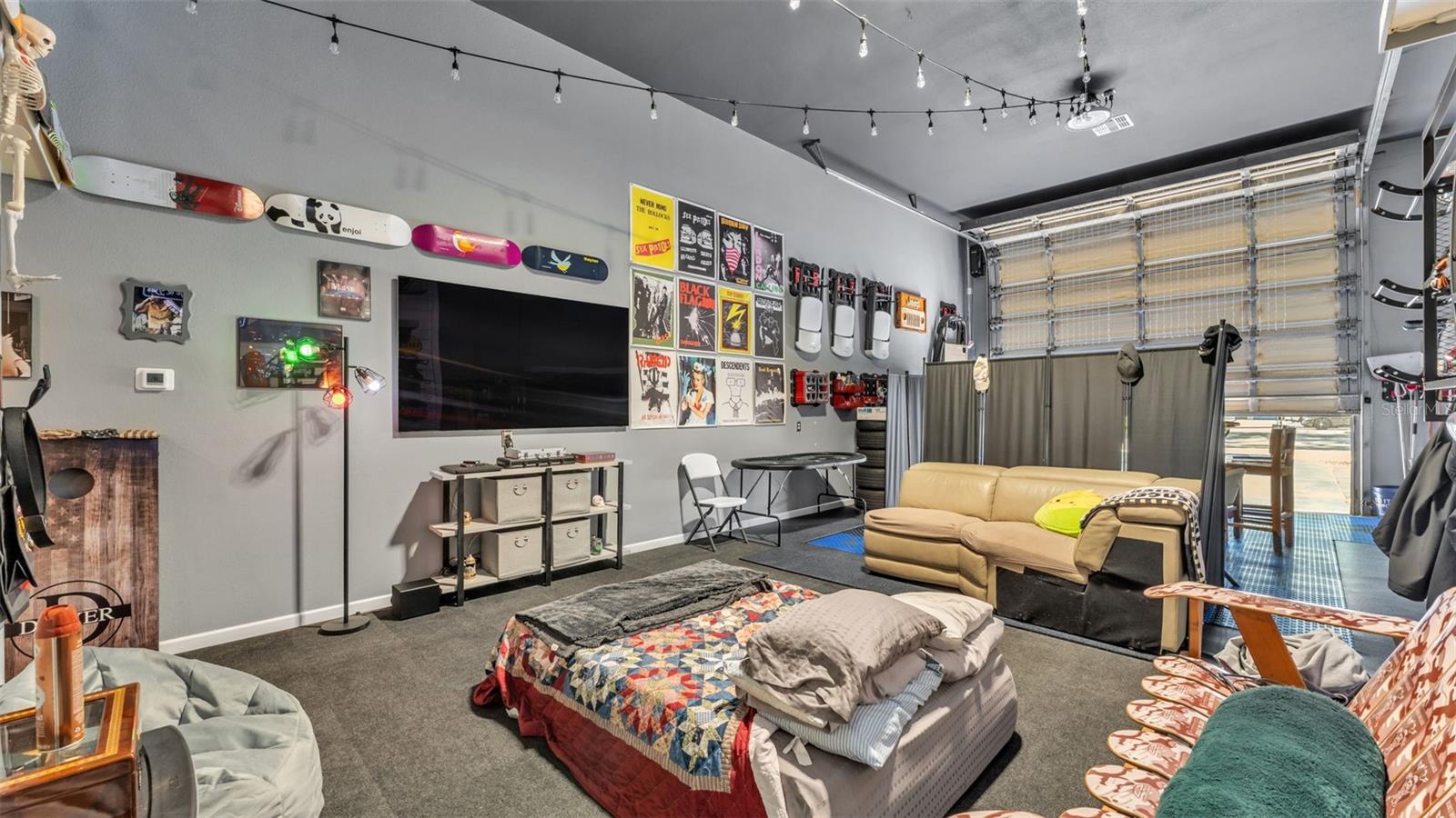 Image 17 of 32 For 208 Howard Street