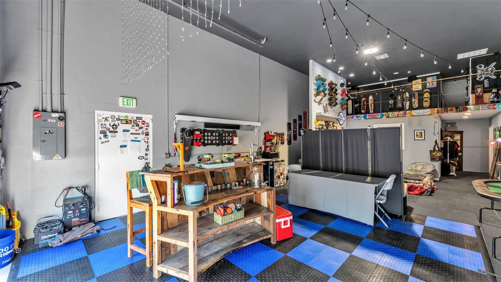 Image 19 of 32 For 208 Howard Street