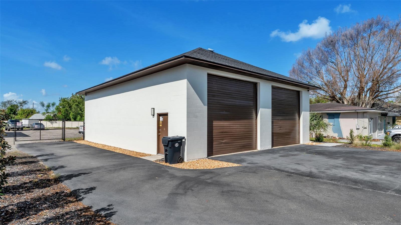 Image 2 of 32 For 208 Howard Street