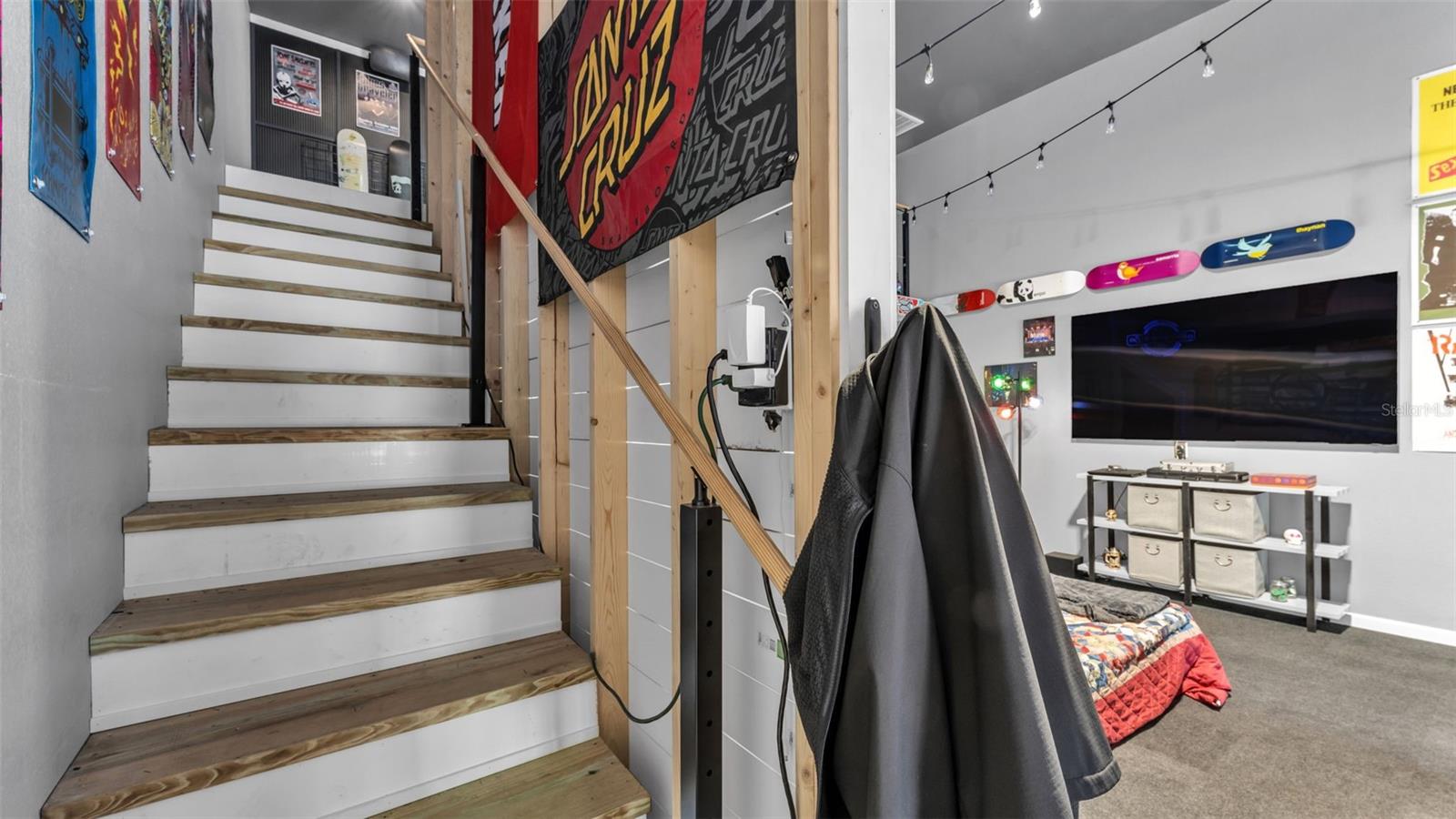 Image 22 of 32 For 208 Howard Street