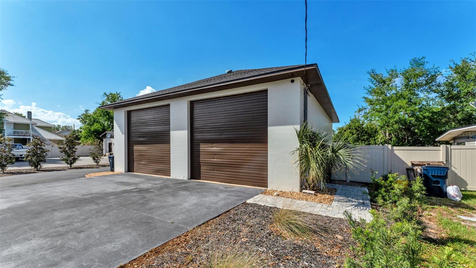 Image 3 of 32 For 208 Howard Street