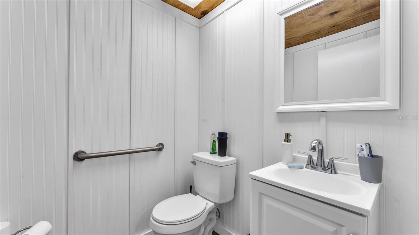 Image 30 of 32 For 208 Howard Street