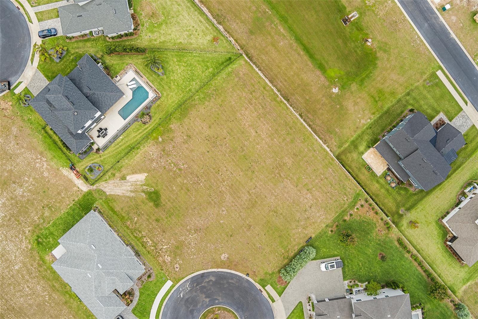 Image 3 of 8 For 200 Caladonia Court