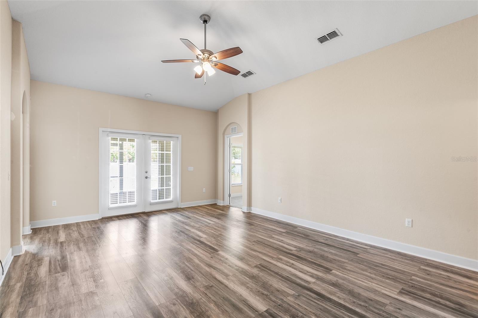 Image 12 of 31 For 2037 Lakeridge Drive