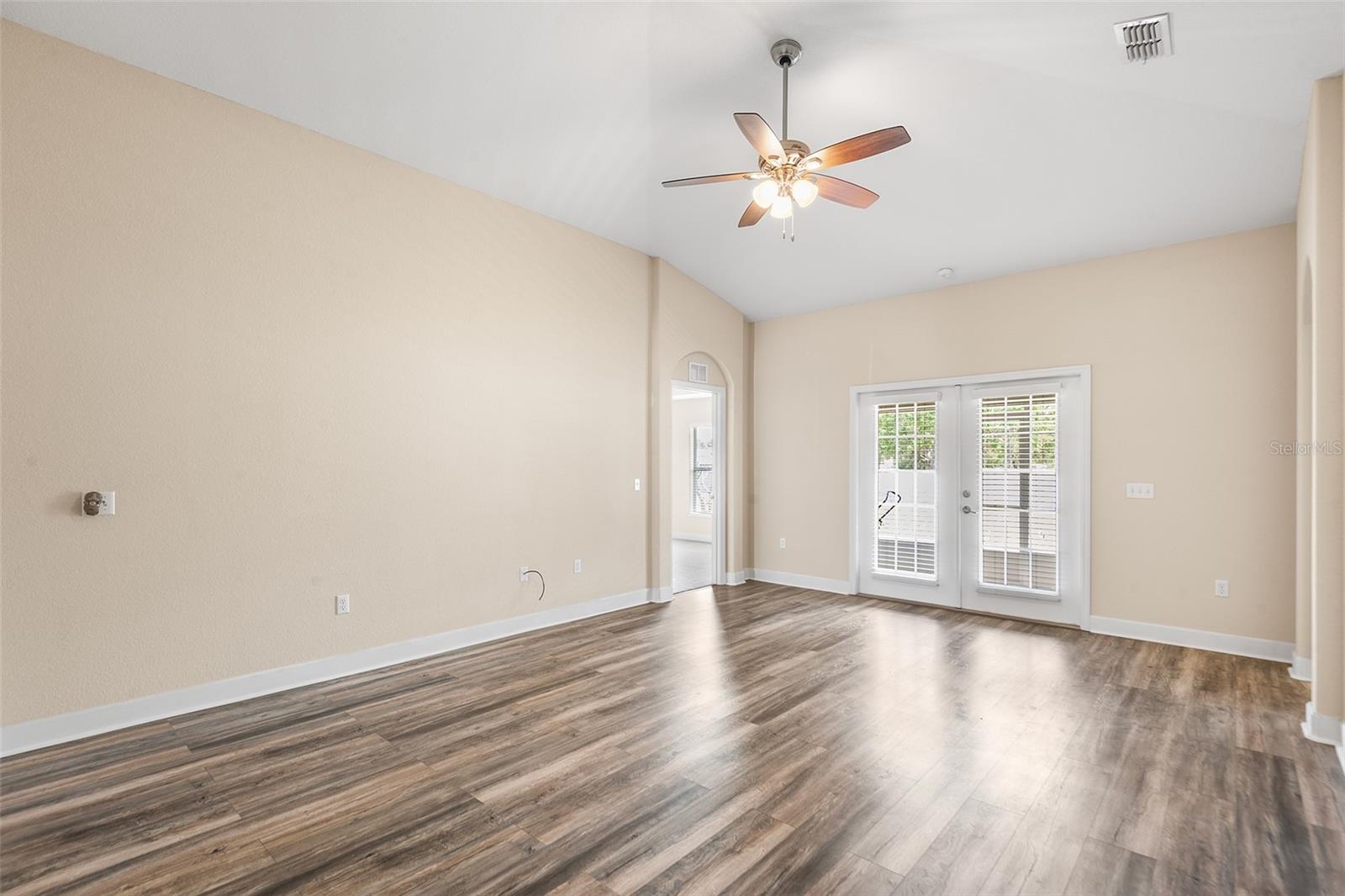 Image 13 of 31 For 2037 Lakeridge Drive