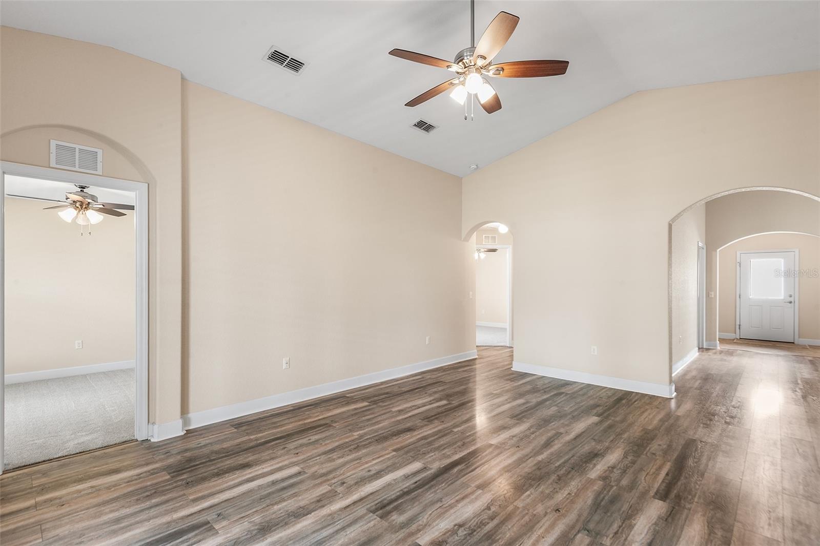 Image 15 of 31 For 2037 Lakeridge Drive