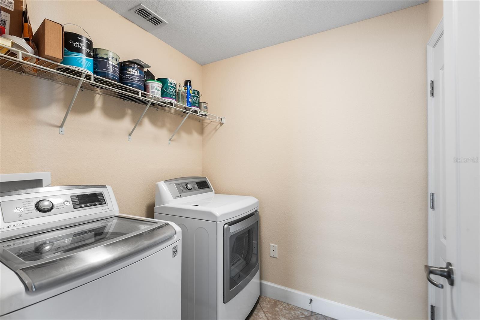 Image 25 of 31 For 2037 Lakeridge Drive