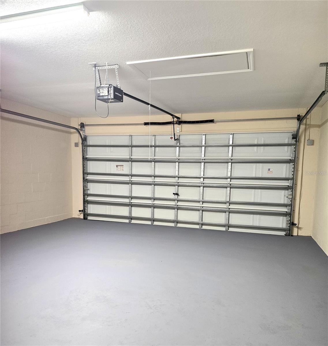 Image 26 of 31 For 2037 Lakeridge Drive