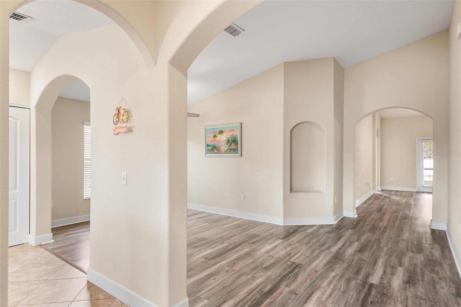 Image 4 of 31 For 2037 Lakeridge Drive