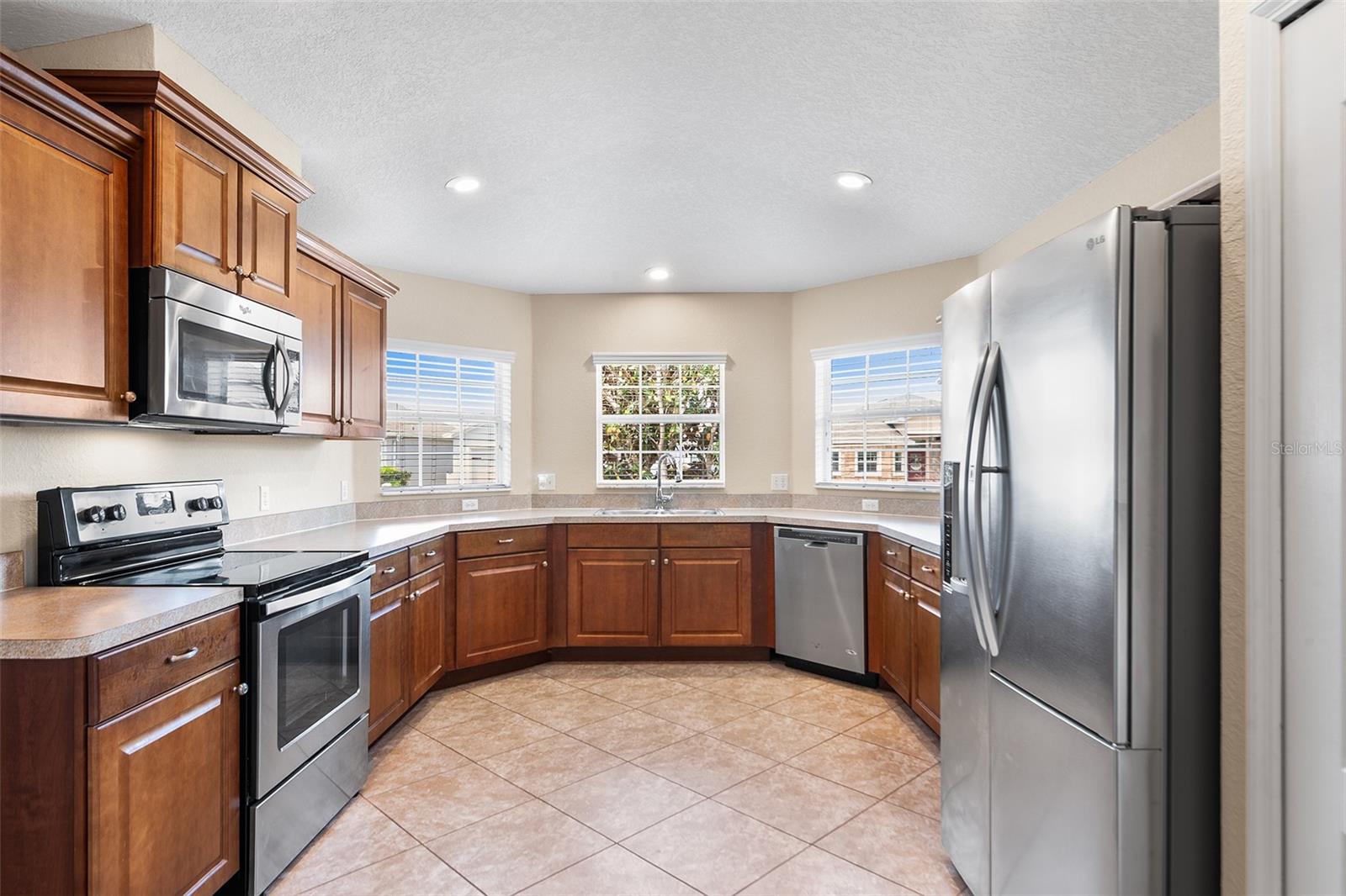 Image 6 of 31 For 2037 Lakeridge Drive