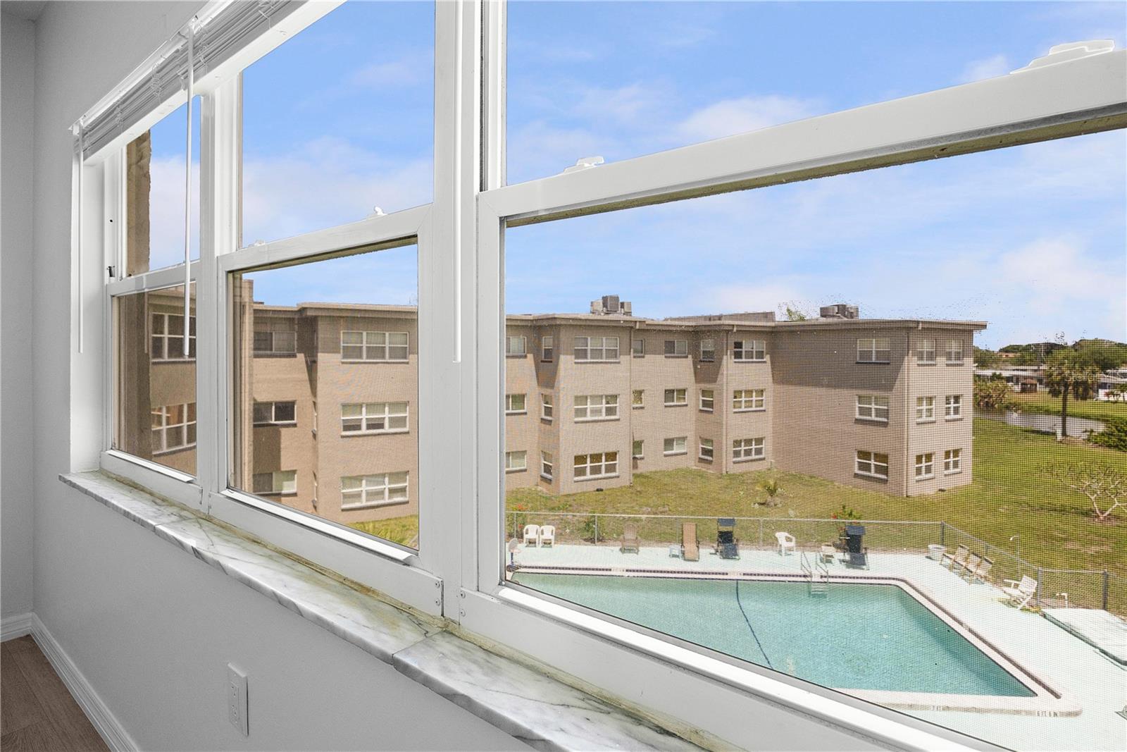 Image 10 of 29 For 3100 Harbor Boulevard 312