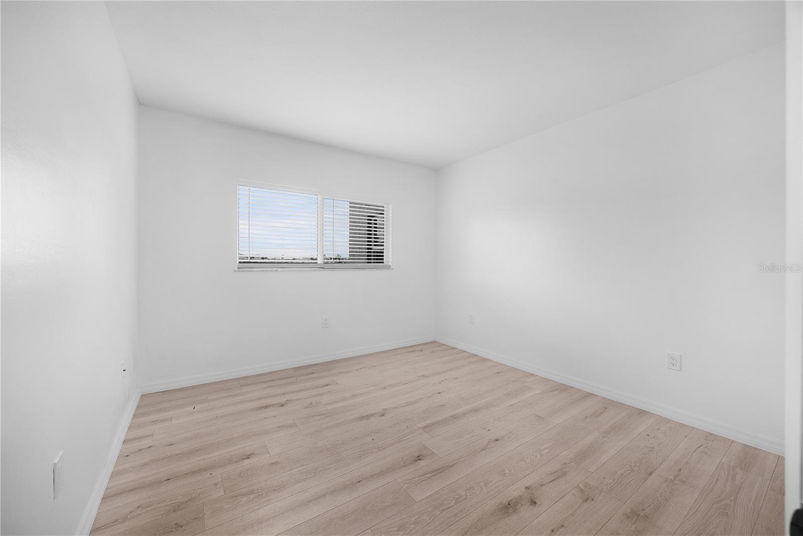 Image 12 of 29 For 3100 Harbor Boulevard 312