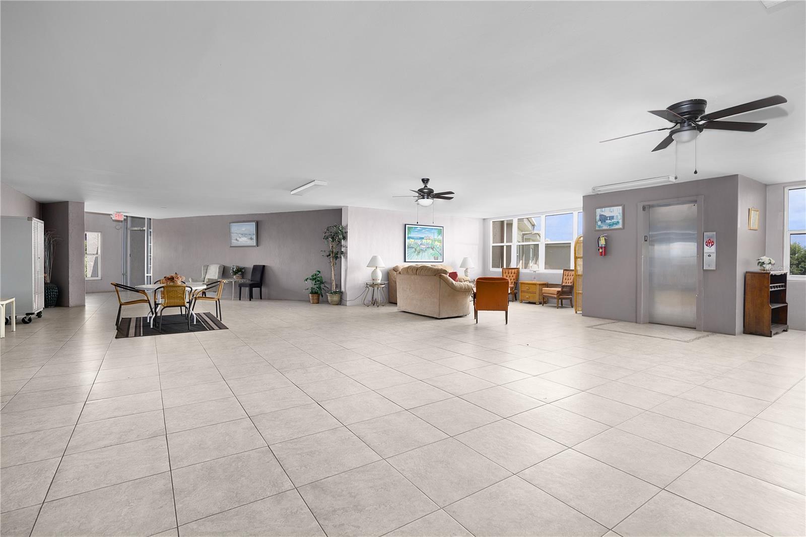 Image 21 of 29 For 3100 Harbor Boulevard 312