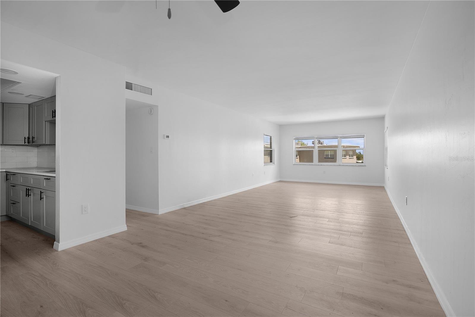 Image 7 of 29 For 3100 Harbor Boulevard 312