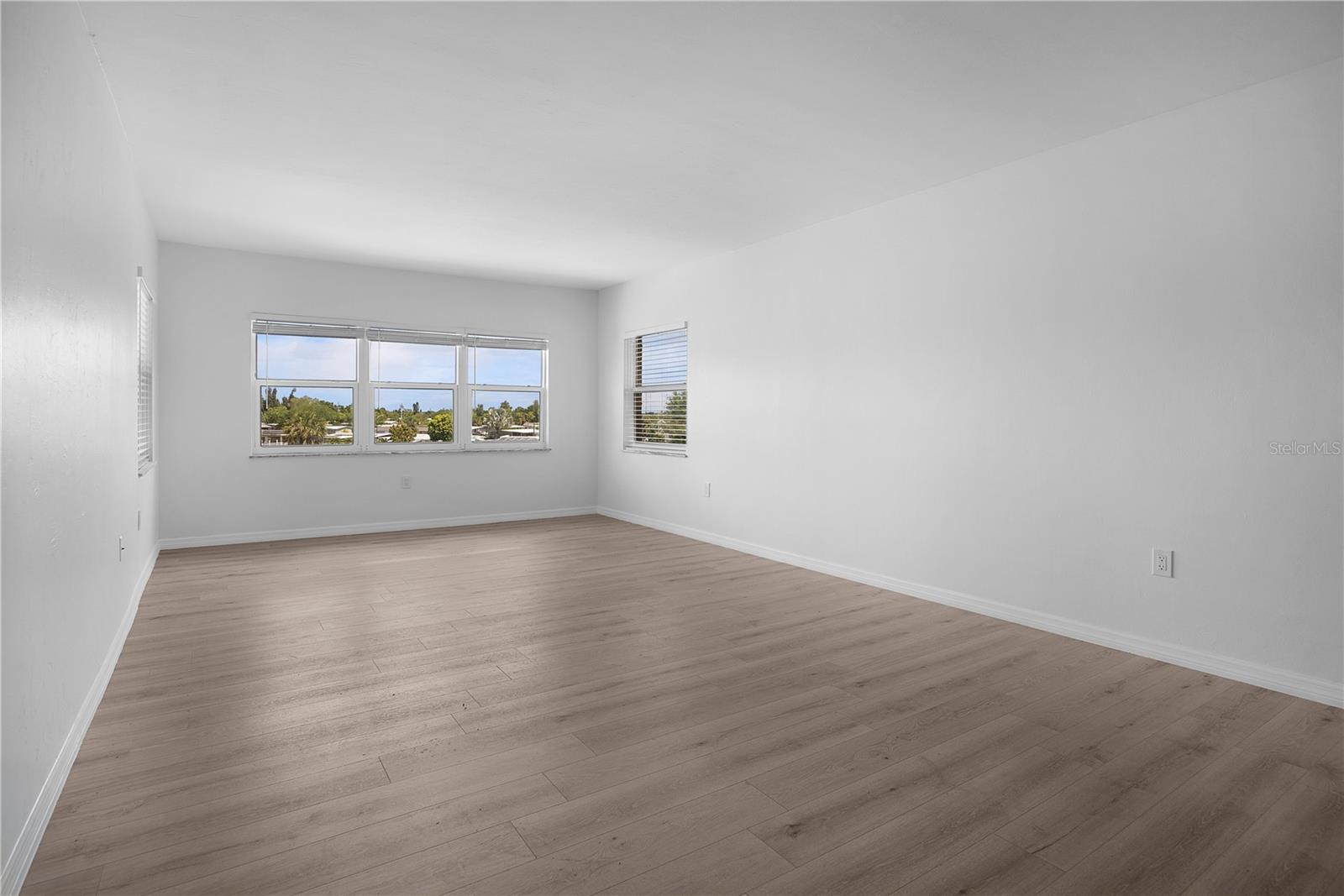 Image 8 of 29 For 3100 Harbor Boulevard 312