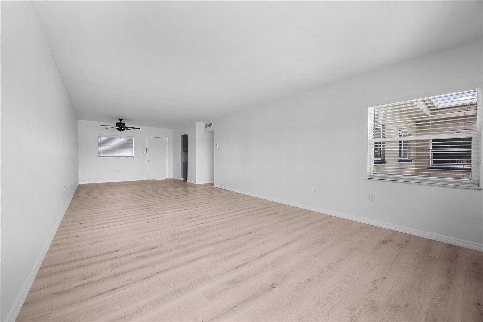 Image 9 of 29 For 3100 Harbor Boulevard 312