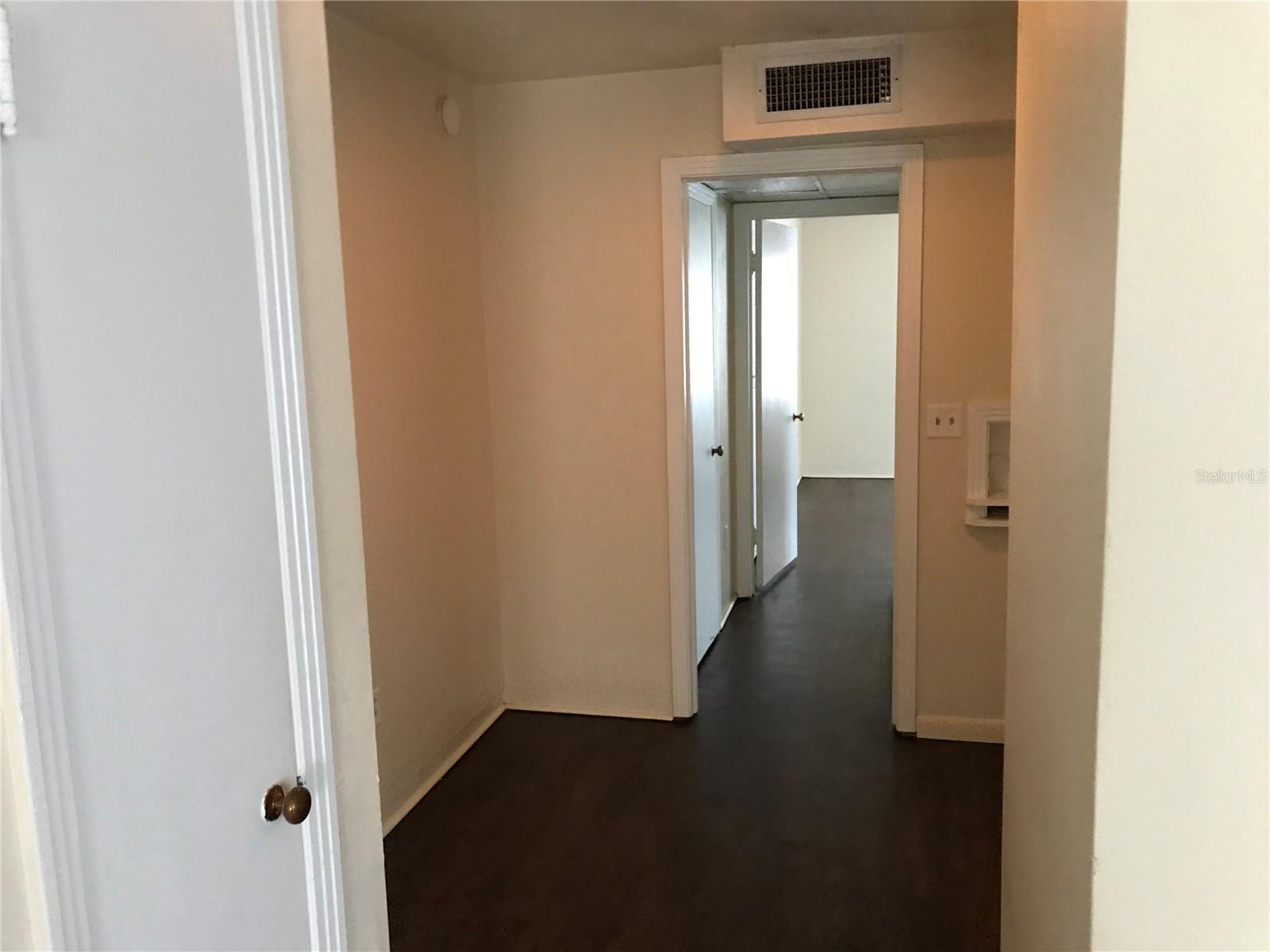 Image 4 of 9 For 118 Riggins Street