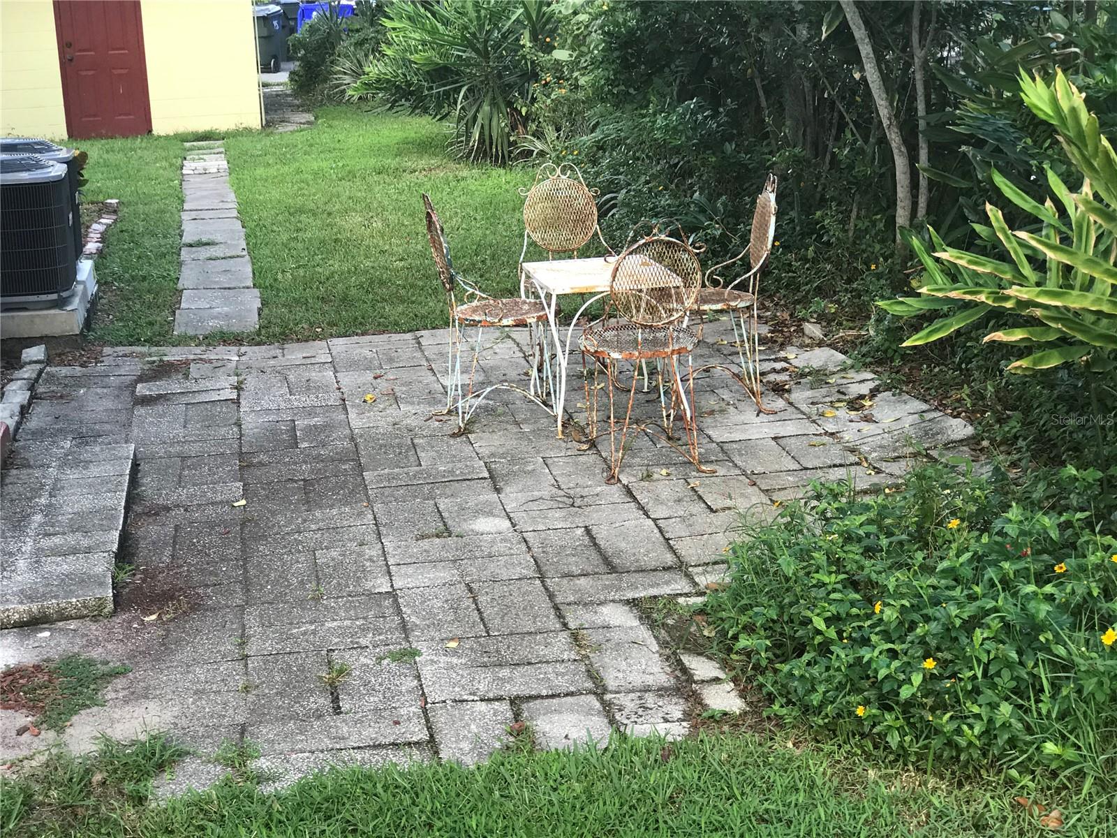 Image 7 of 9 For 118 Riggins Street