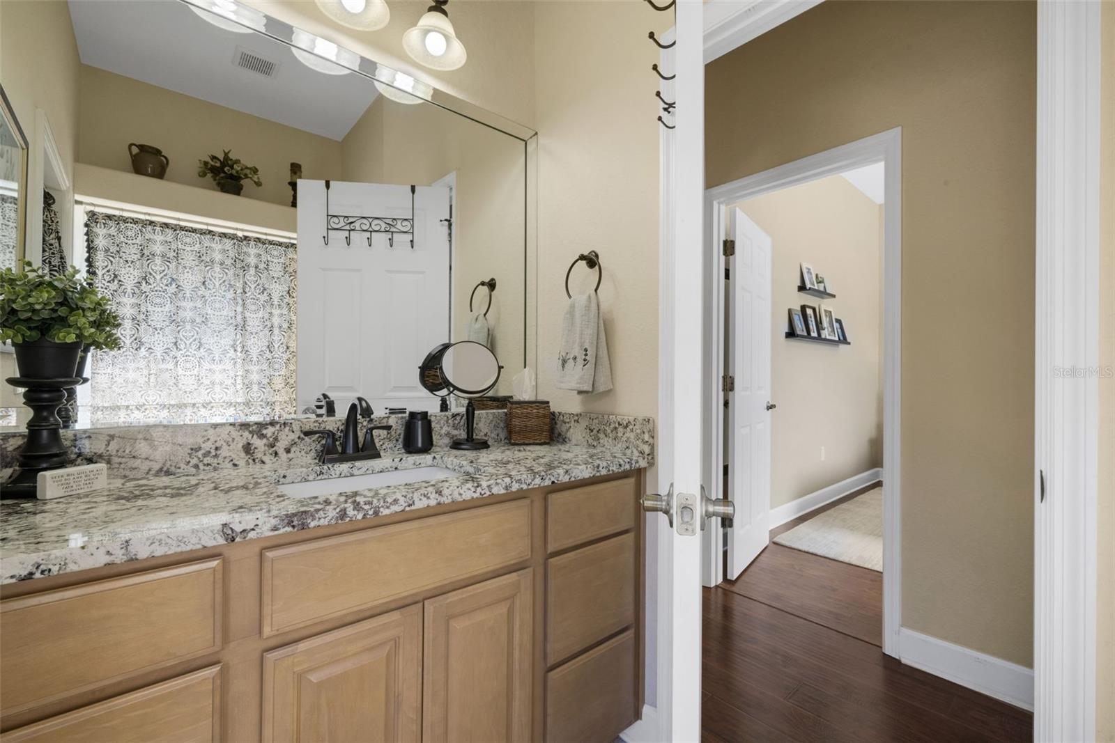 Image 11 of 44 For 5705 Vintage View Avenue