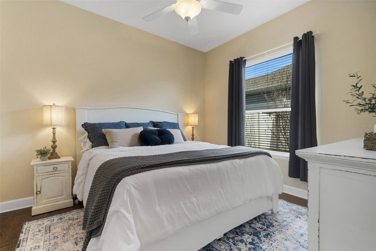 Image 5 of 44 For 5705 Vintage View Avenue