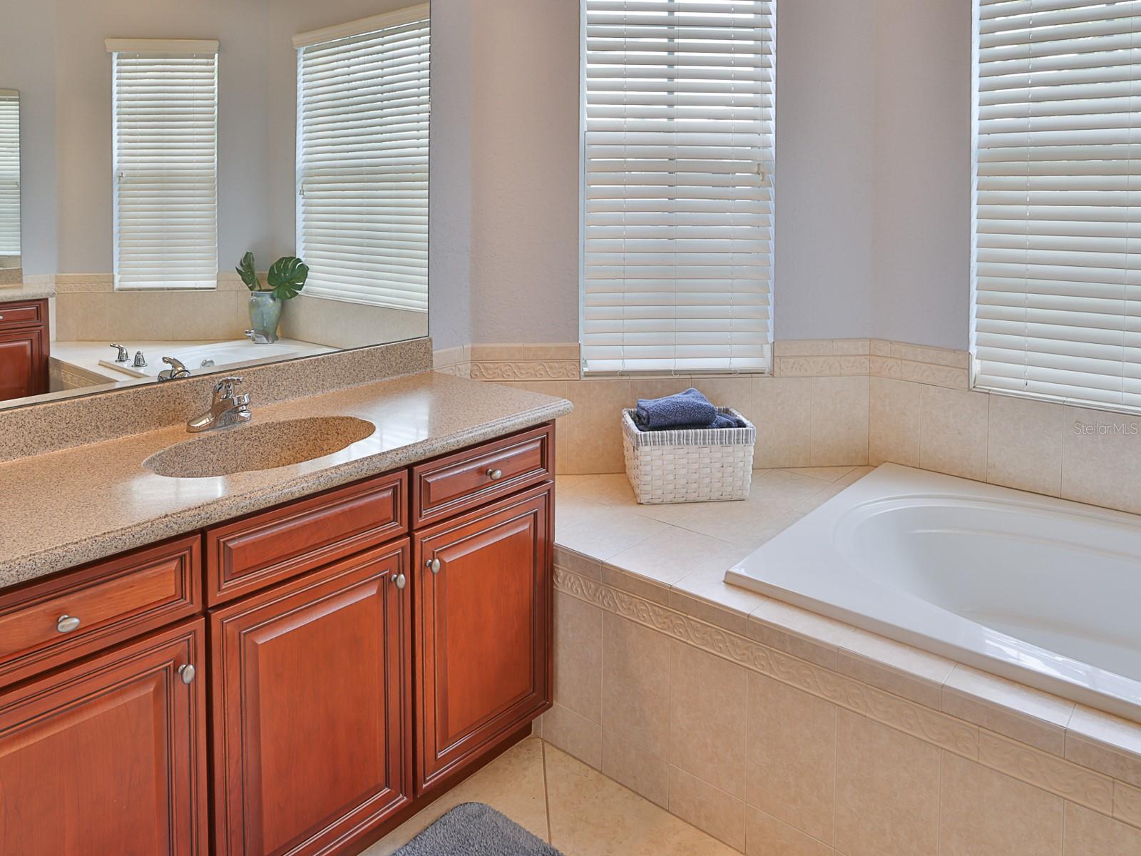 Image 27 of 75 For 5268 Pebble Beach Boulevard