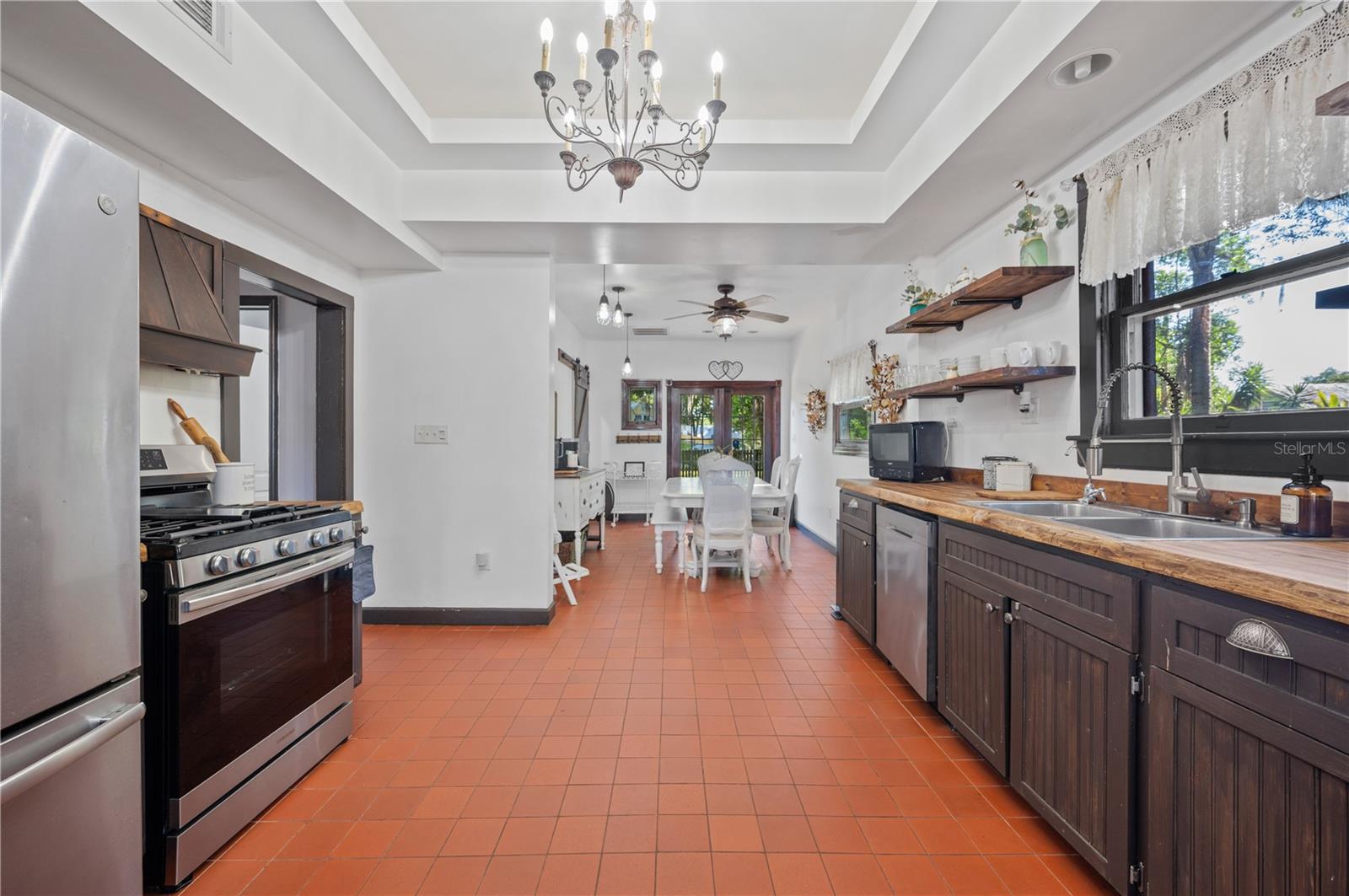 Image 10 of 46 For 810 Church Street