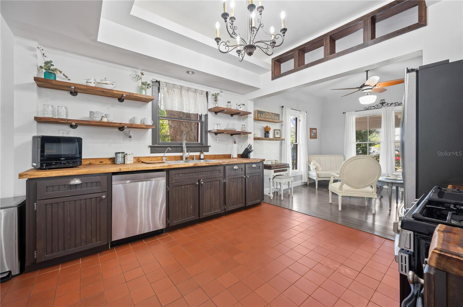 Image 11 of 46 For 810 Church Street