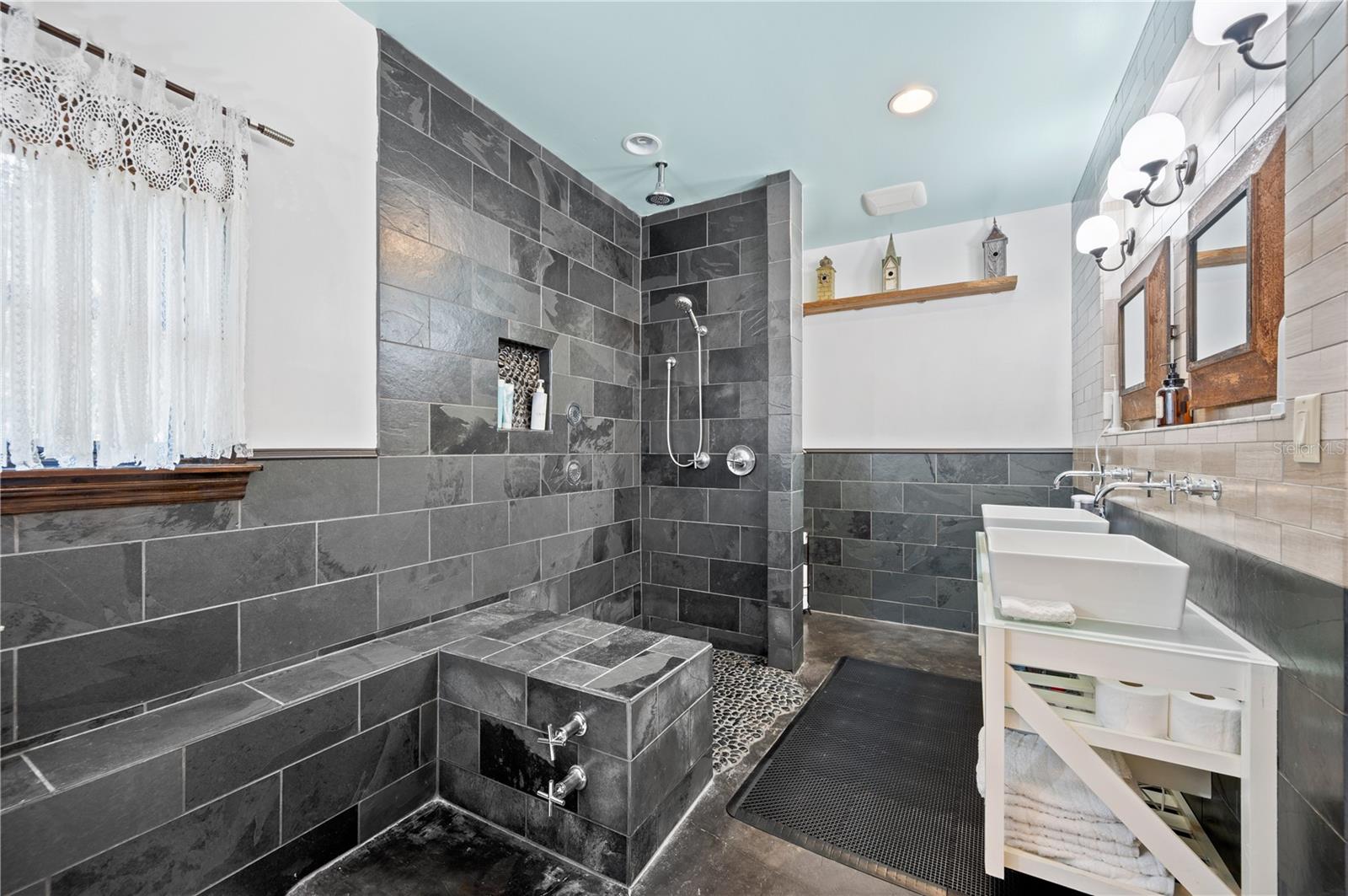 Image 20 of 46 For 810 Church Street