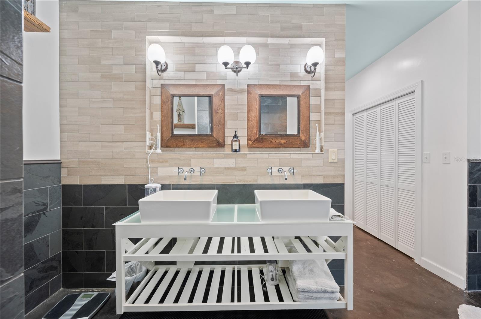 Image 21 of 46 For 810 Church Street