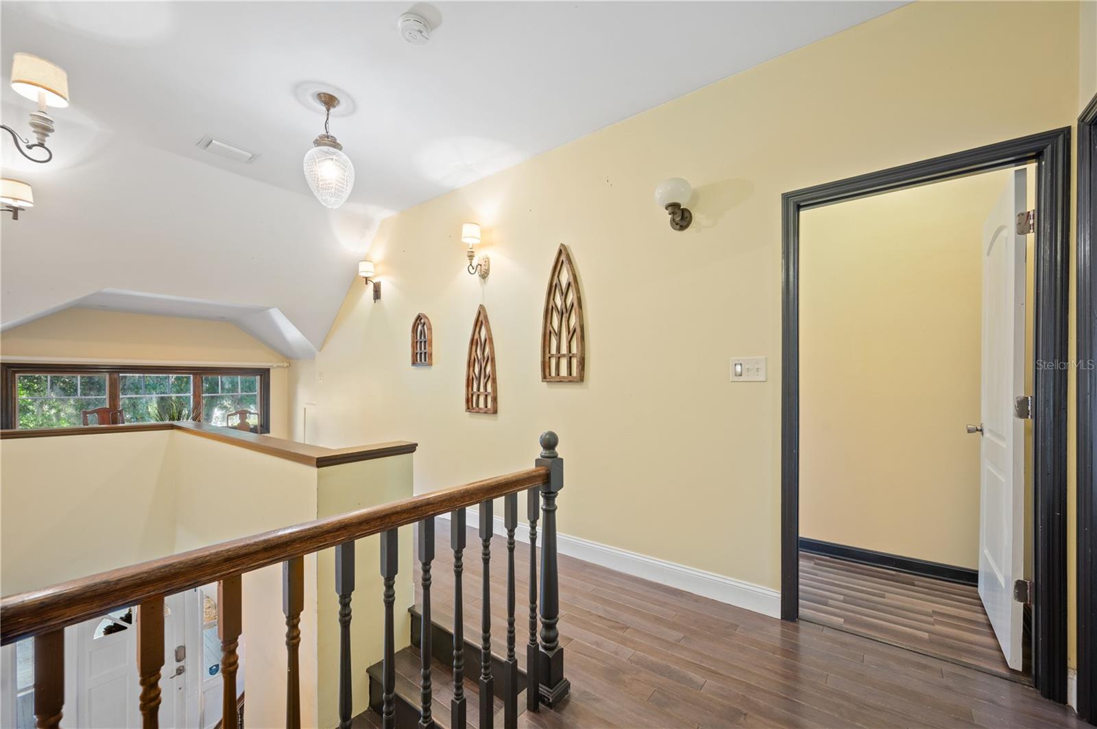 Image 25 of 46 For 810 Church Street