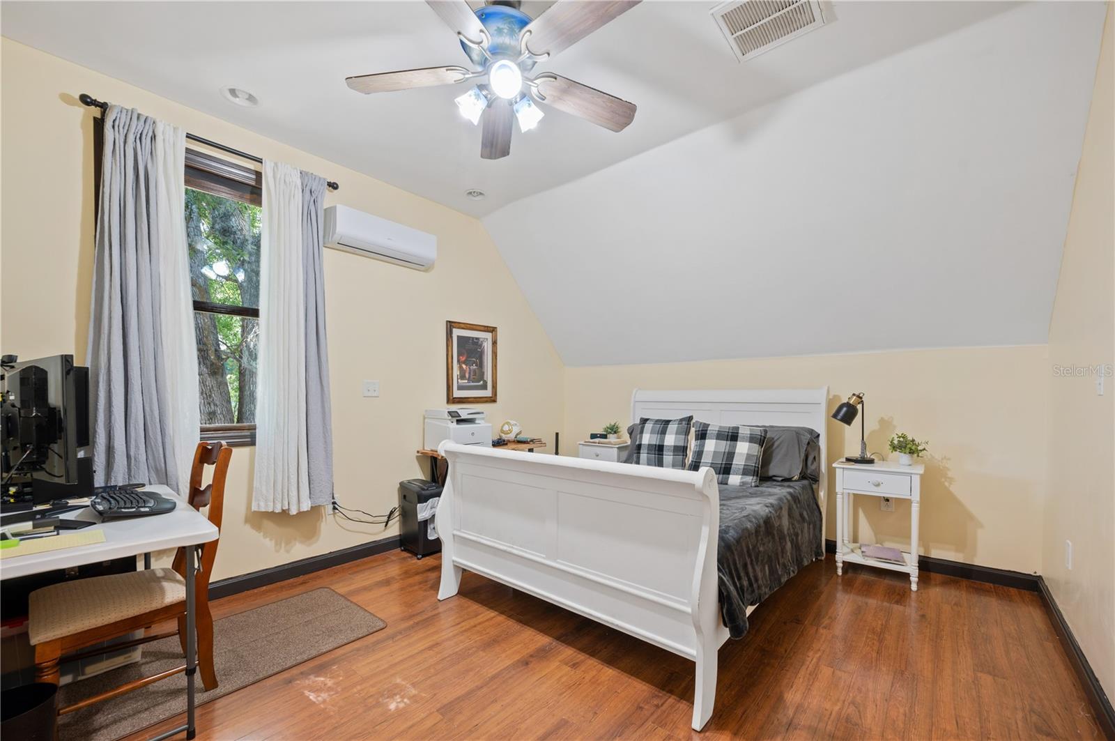 Image 31 of 46 For 810 Church Street