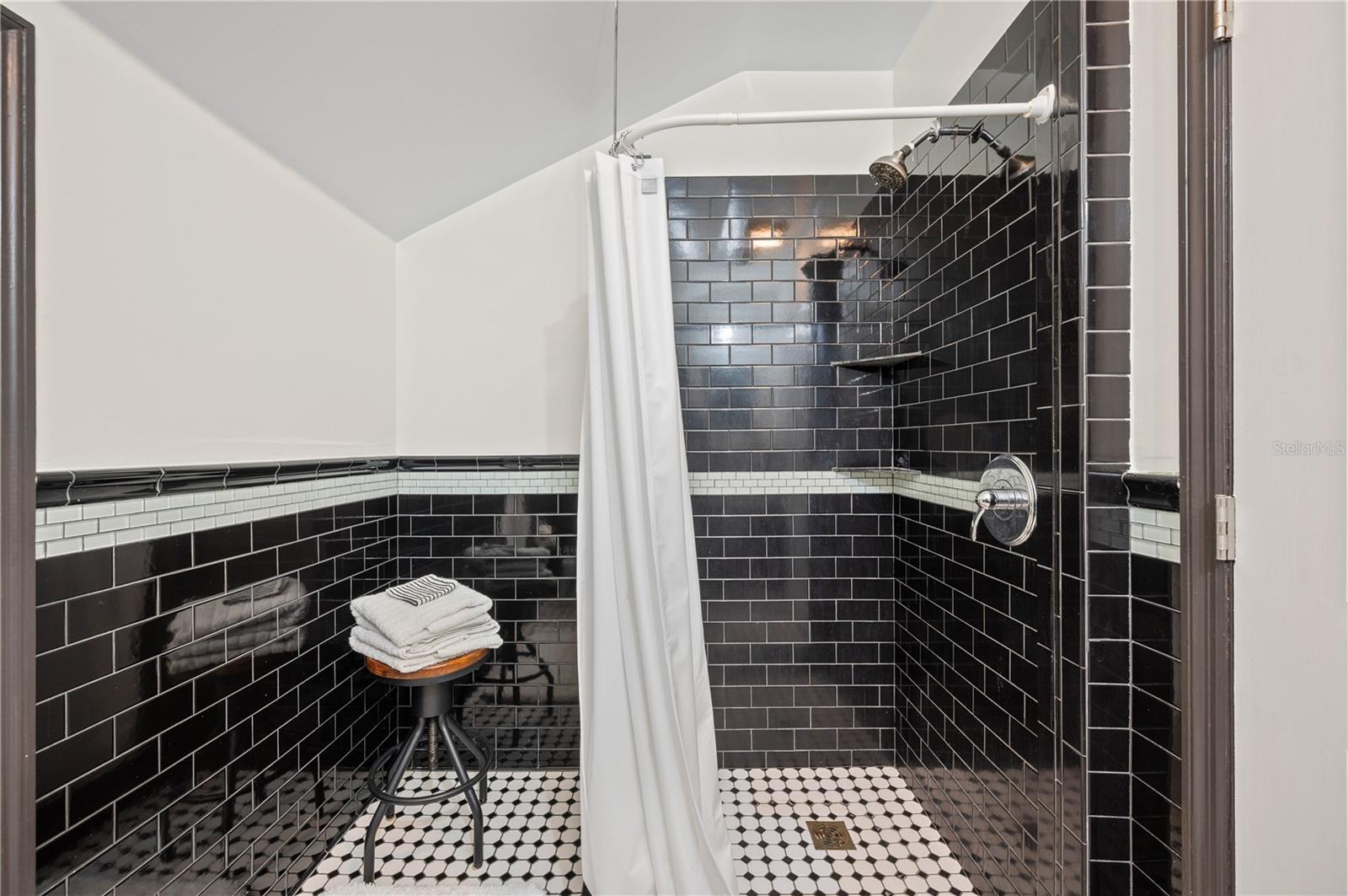 Image 35 of 46 For 810 Church Street