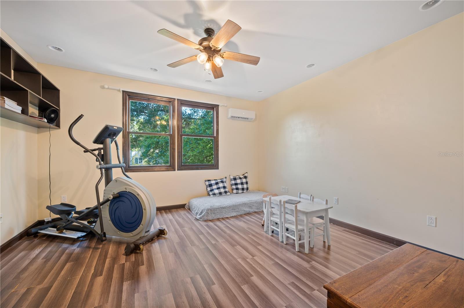 Image 37 of 46 For 810 Church Street