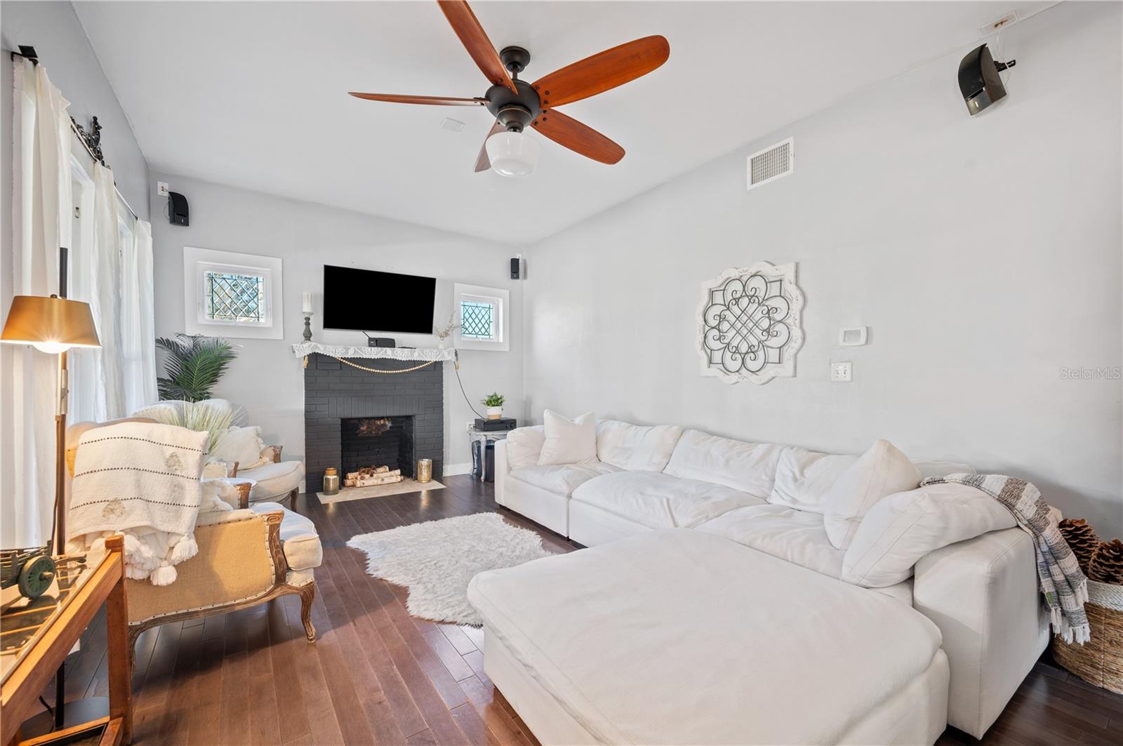 Image 4 of 46 For 810 Church Street