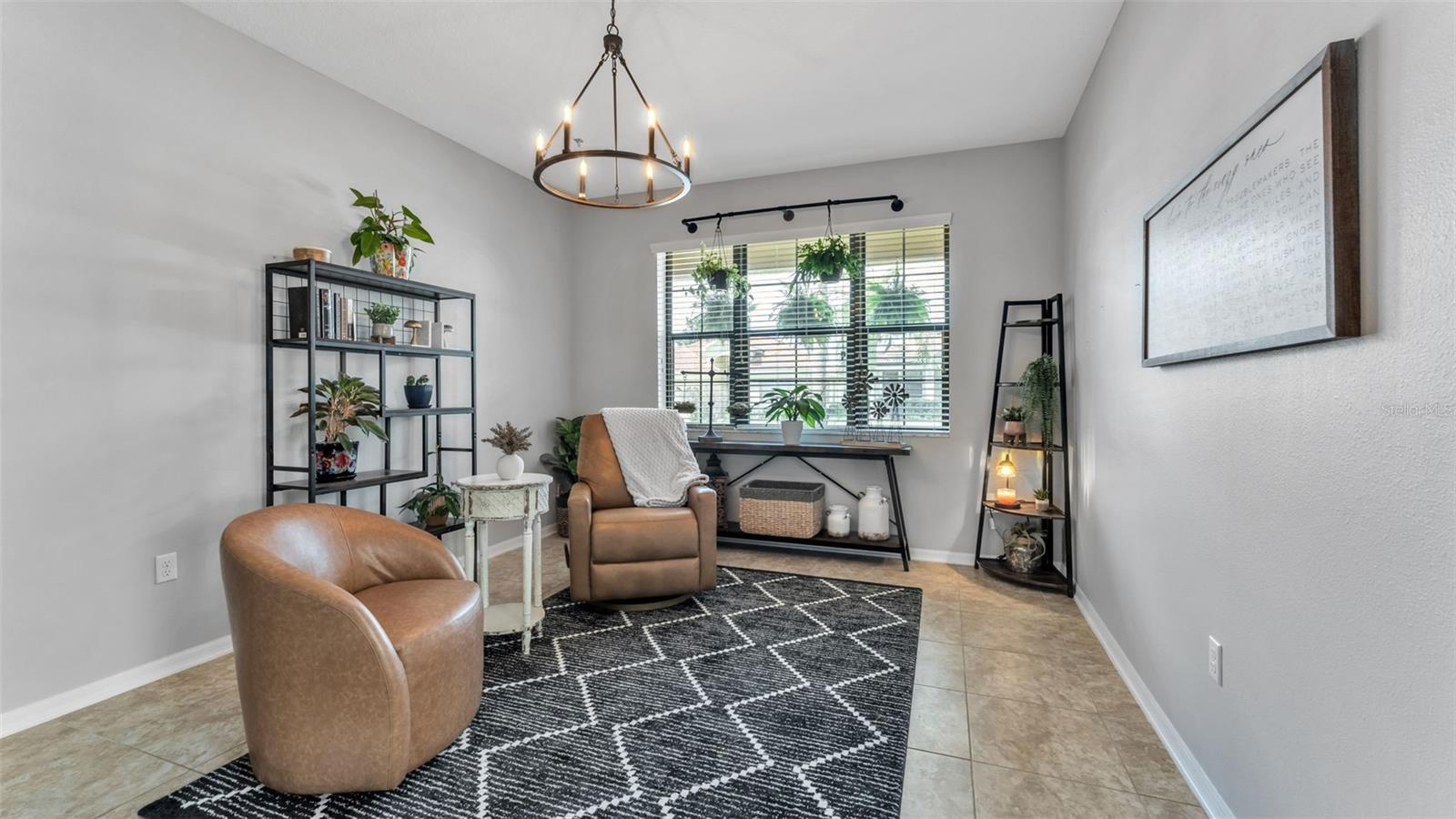 Image 4 of 61 For 1826 Altavista Circle