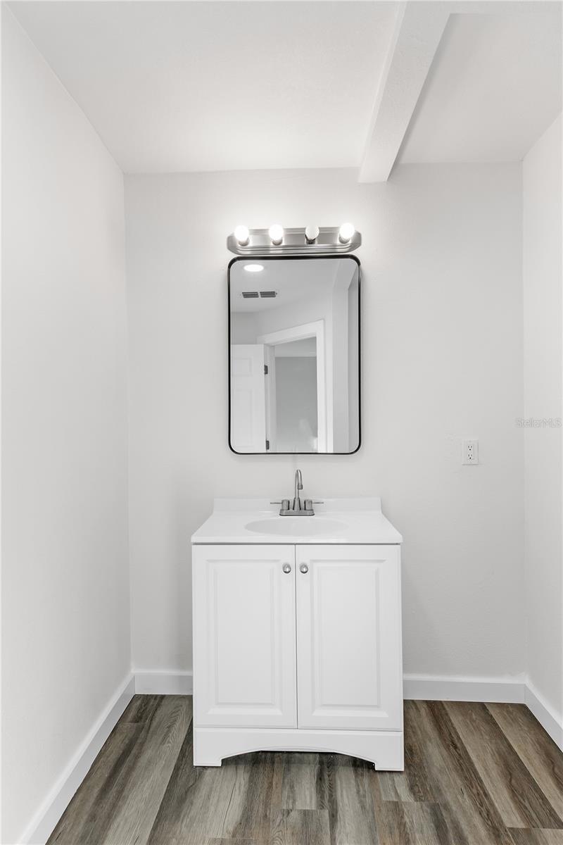 Image 12 of 33 For 426 Bascom Court