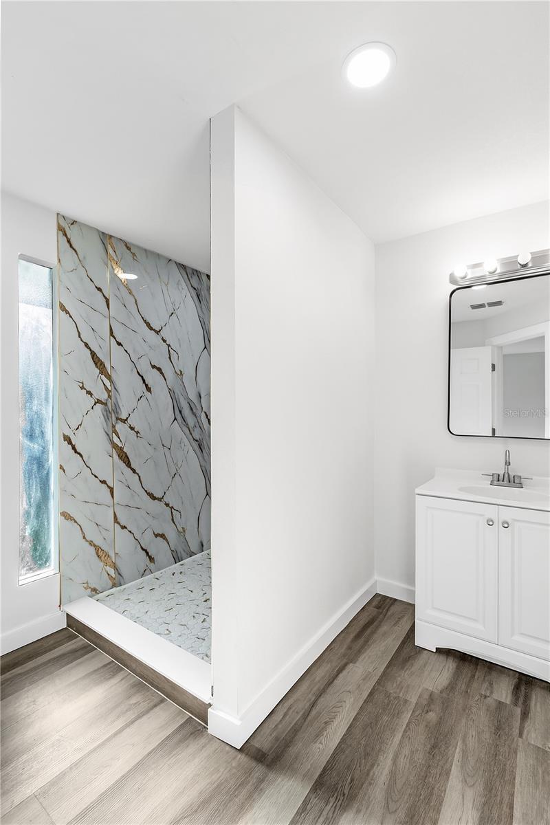 Image 13 of 33 For 426 Bascom Court