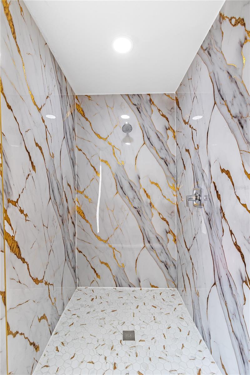 Image 14 of 33 For 426 Bascom Court