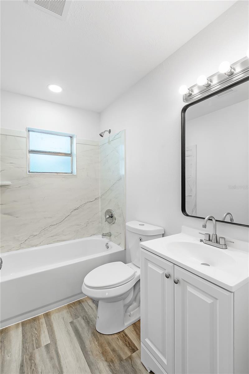 Image 18 of 33 For 426 Bascom Court