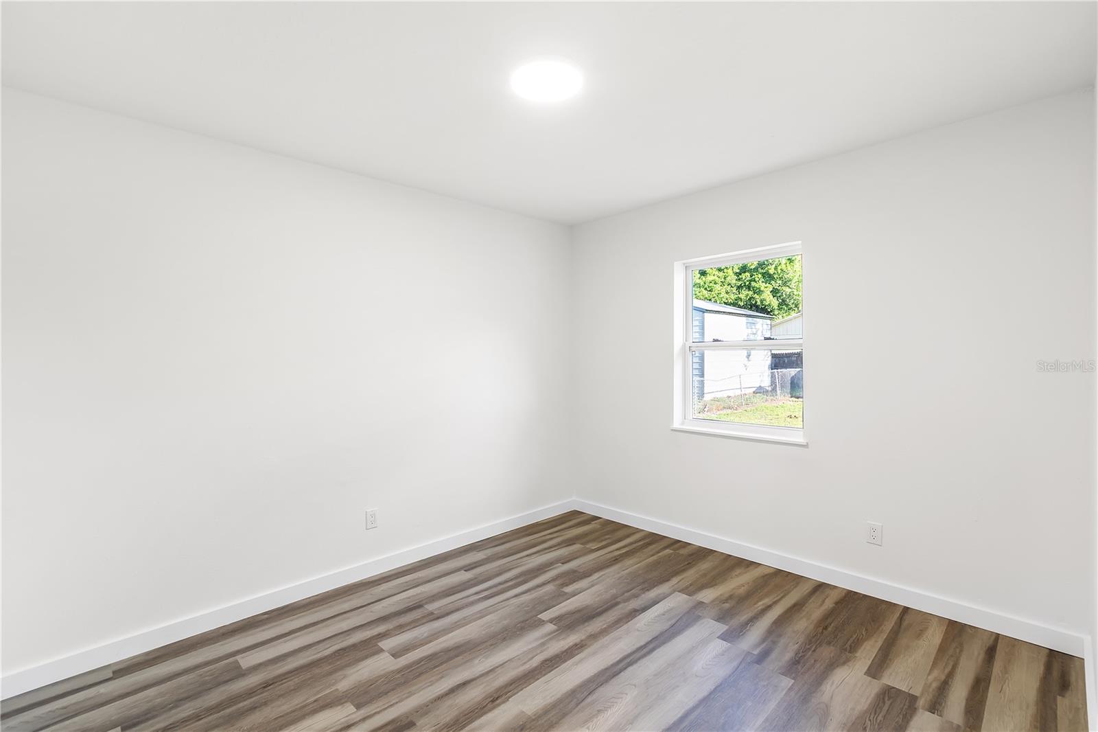 Image 19 of 33 For 426 Bascom Court