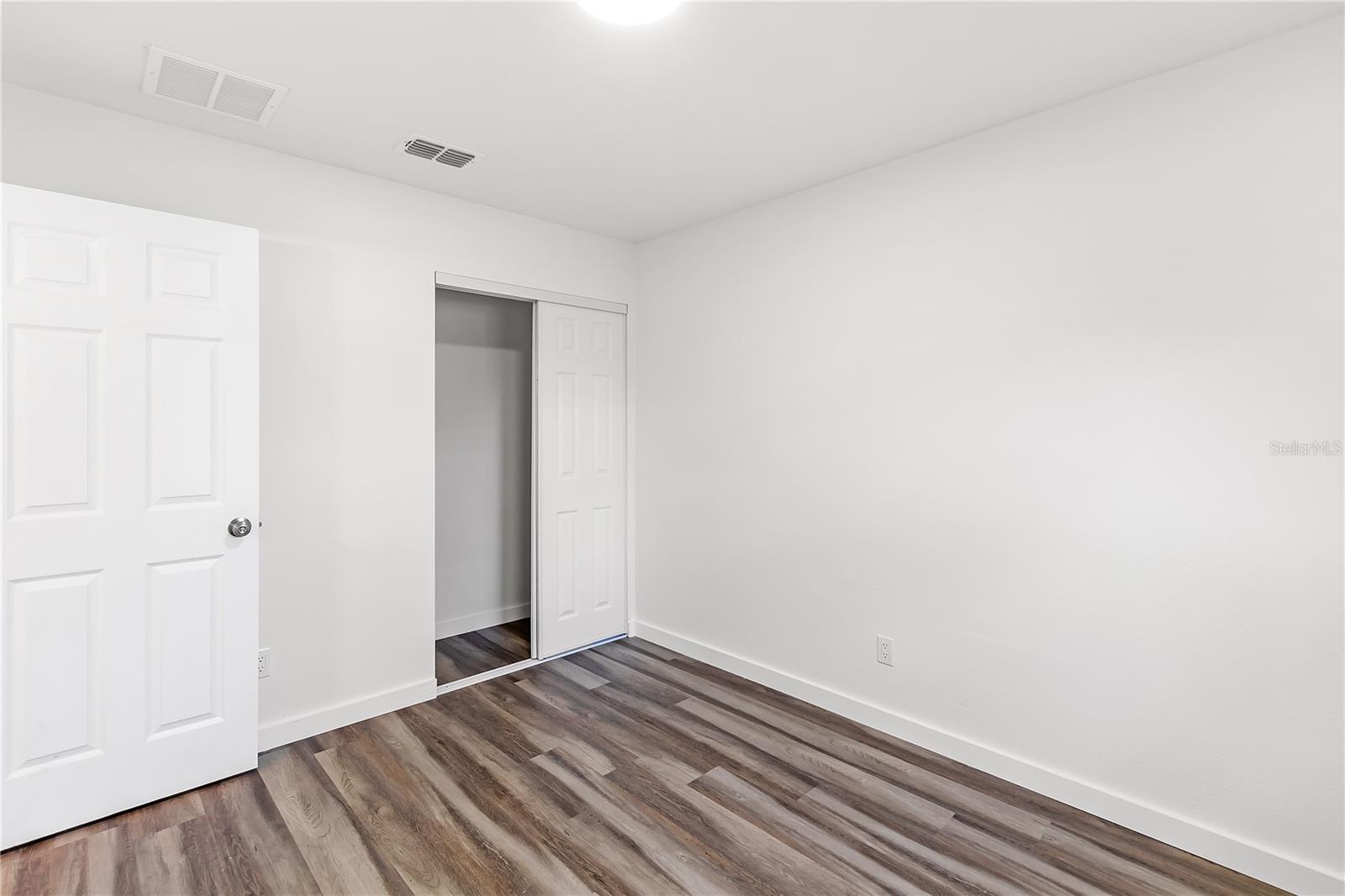 Image 20 of 33 For 426 Bascom Court