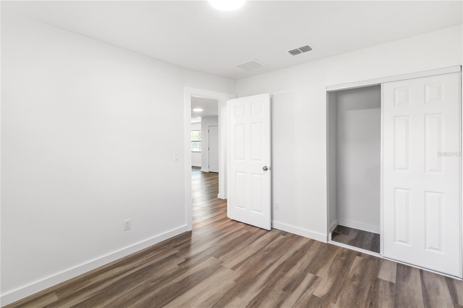 Image 21 of 33 For 426 Bascom Court