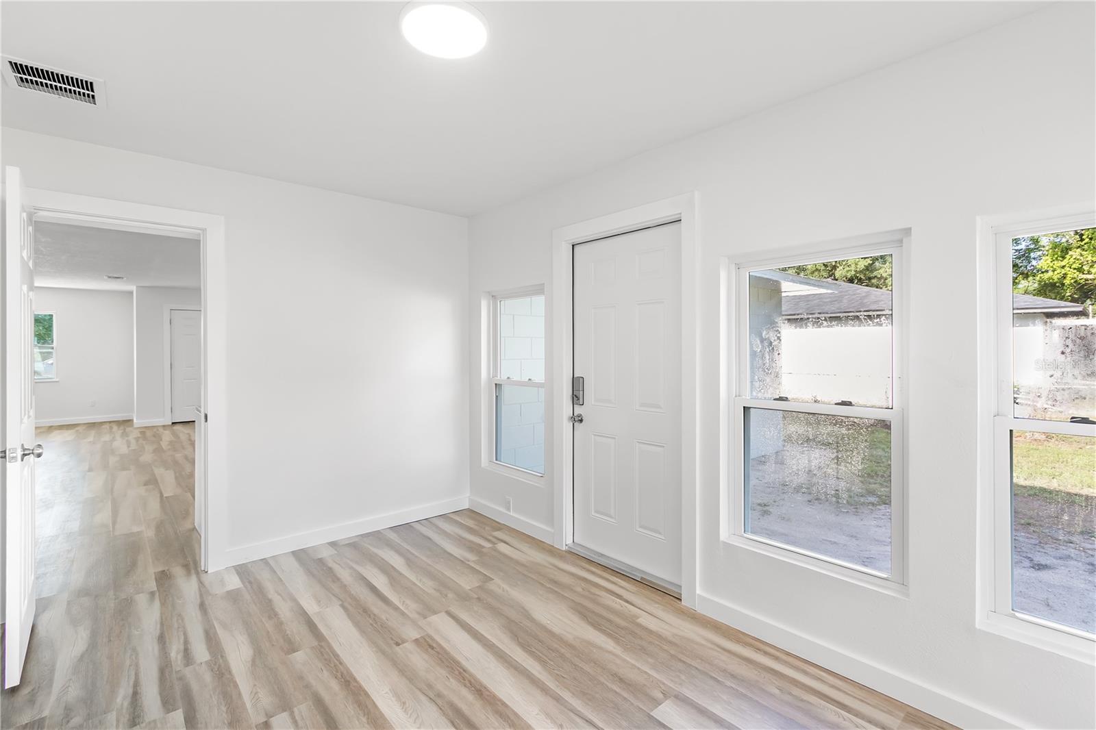 Image 24 of 33 For 426 Bascom Court