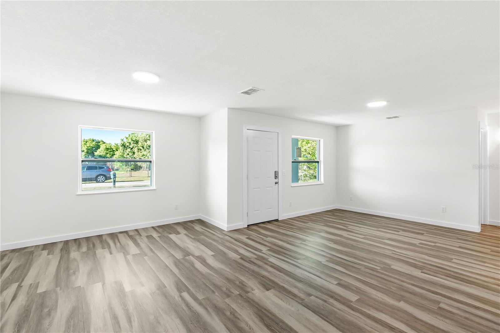 Image 3 of 33 For 426 Bascom Court