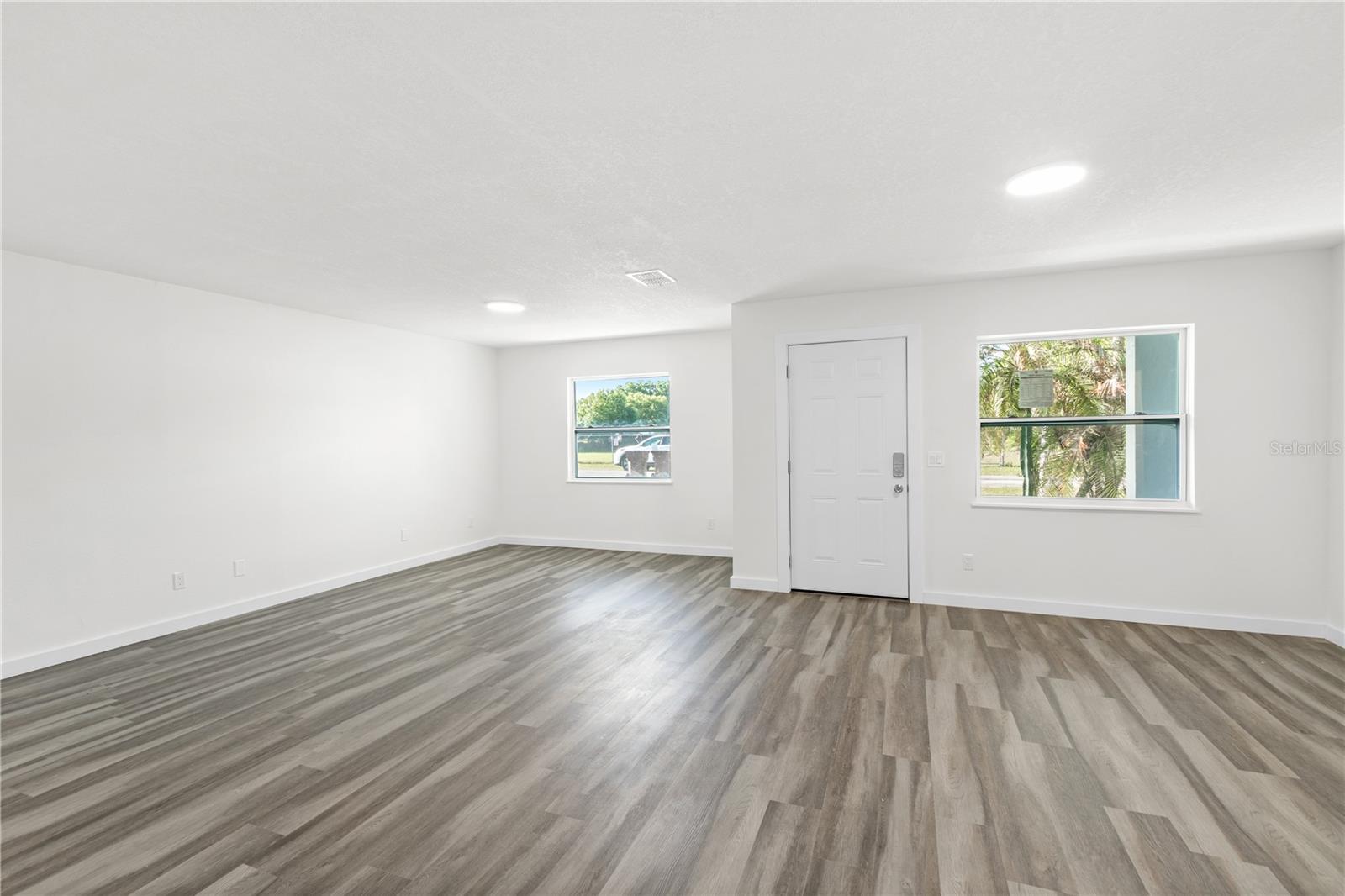 Image 4 of 33 For 426 Bascom Court