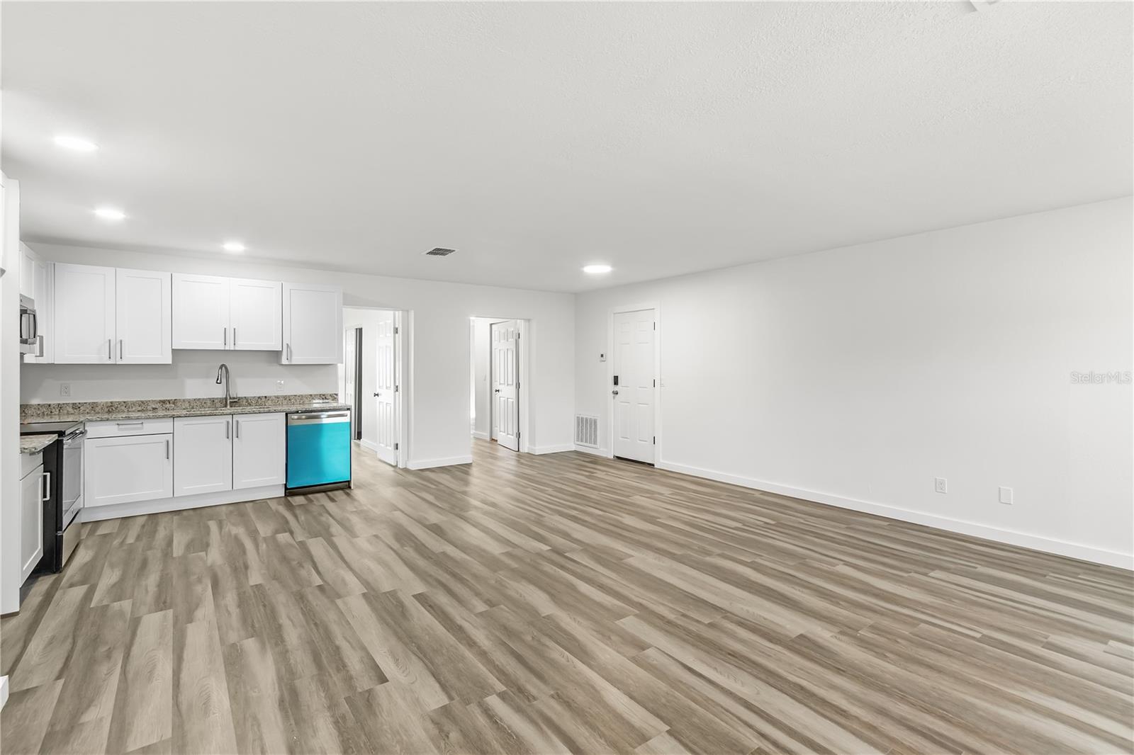 Image 5 of 33 For 426 Bascom Court