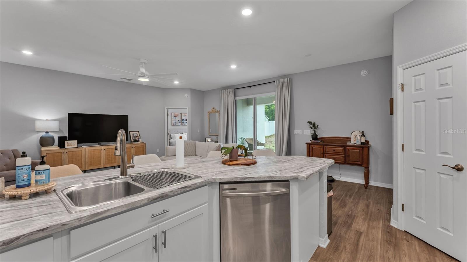 Image 17 of 42 For 1101 Montgomery Lane